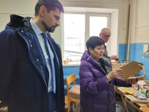 Дмитрий Глушков побывал в гостях у Вятского капового промысла
