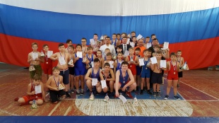 Андрей Перескоков стал почетным гостем на соревнованиях по греко-римской борьбе