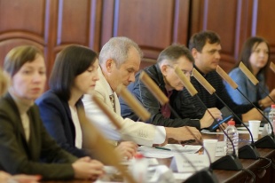 В правительстве региона прошло заседание совета по развитию легкой промышленности
