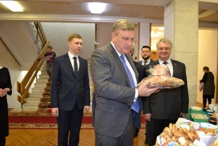 Игорь Васильев наградил лауреатов и дипломантов конкурса Программы «100 лучших товаров России»