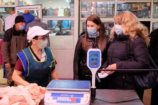 В Кирове продолжают инспектировать торговые точки на соблюдение масочного режима
