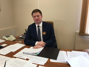 Поздравление министра промышленной политики с Днем Победы